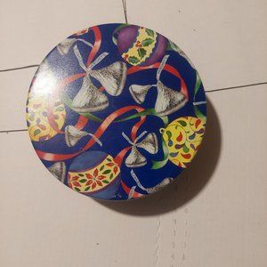 Hershey Kisses tin 1996
